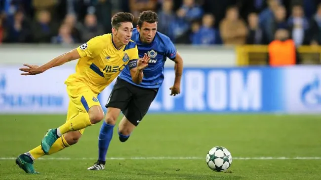 Héctor Herrera durante un partido con el Porto