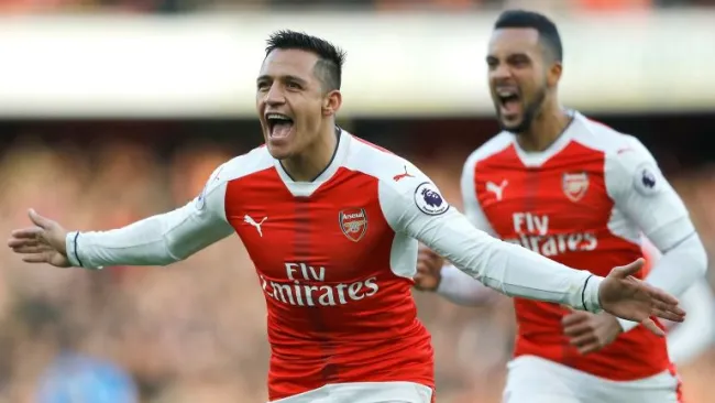  Alexis Sánchez festeja uno de sus goles frente al Bournemouth