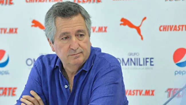 Jorge Vergara durante una conferencia de prensa