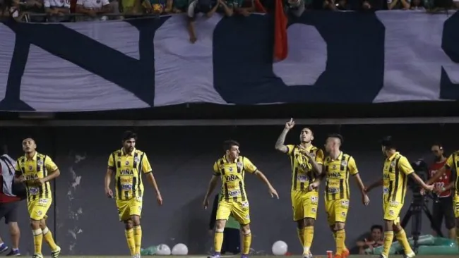 Jugadores del Everton celebran un gol en la Semifinal de Copa