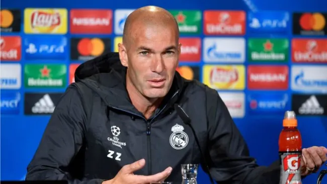 Zidane hablando ante los medios 