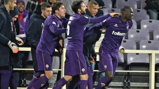 Jugadores de la Fiore celebran el gol de último minuto