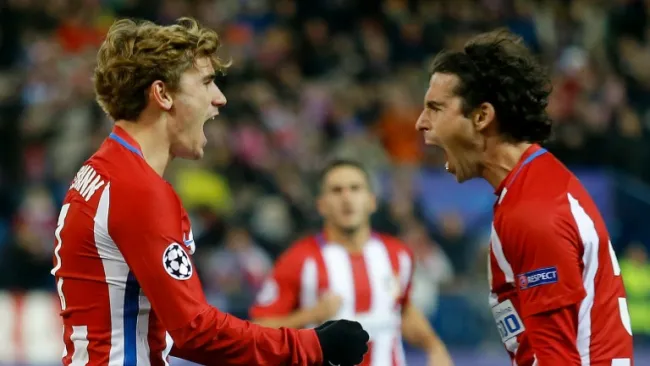 Griezmann y Tiago celebran una anotación del Atlético de Madrid