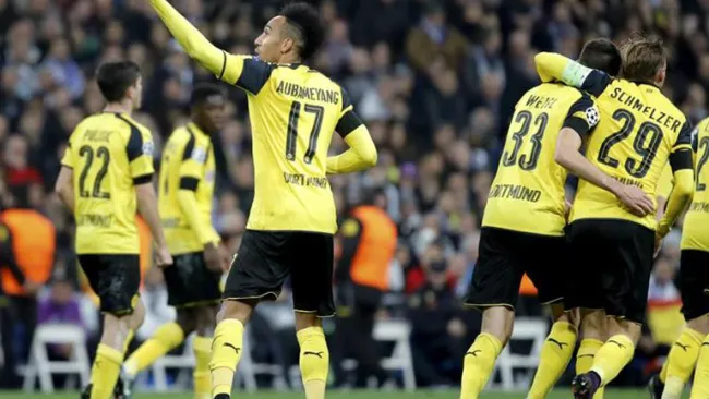 Jugadores del Dortmund festejan gol contra Real Madrid 