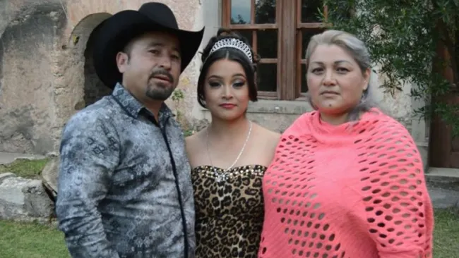 Padres de Rubí invitan a los XV de su hija