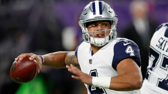 Dak Prescott durante un encuentro con los Dallas Cowboys 