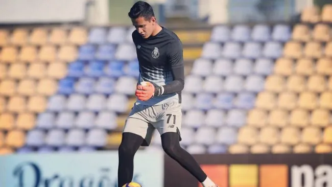 Raúl Gudiño durante un entrenamiento del FC Porto