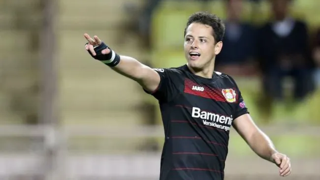 Chicharito celebra una anotación