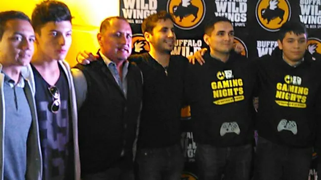 Germán Villa fue invitado especial en la Final de FIFA 17 de Buffalo Wild Wings