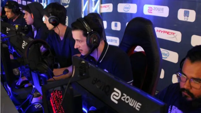 La división de PC de Aztek Gaming durante una competencia