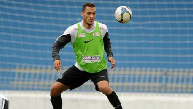 Helio Neto en un entrenamiento con Chapecoense