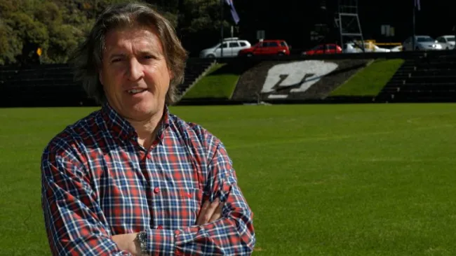 Sergio Egea sonríe para la cámara de RÉCORD