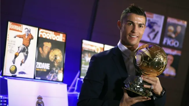 Cristiano Ronaldo con su cuarto Balón de Oro