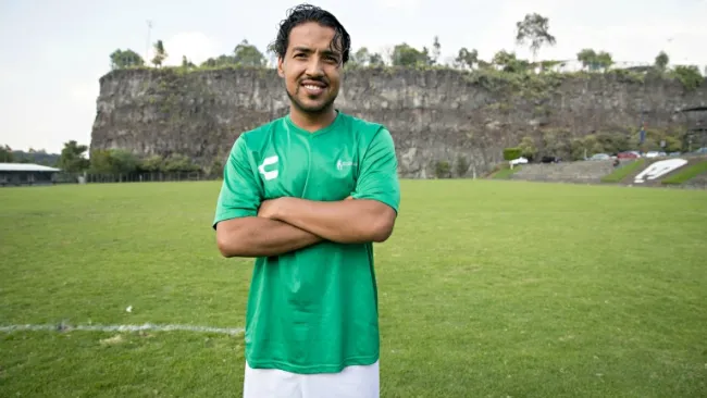 Mosqueda posa en un partido de la Comisión del Jugador