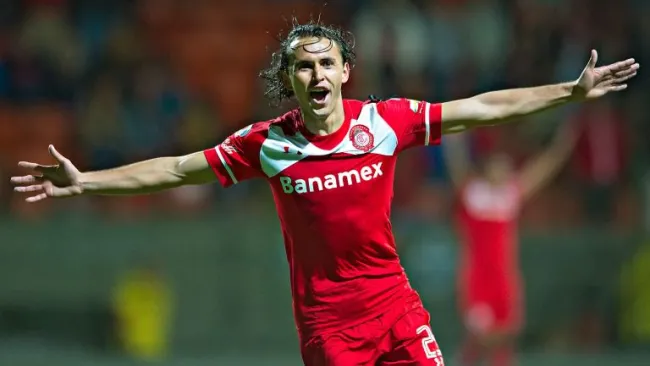 Omar Arellano en festejo de gol con Toluca en 2015