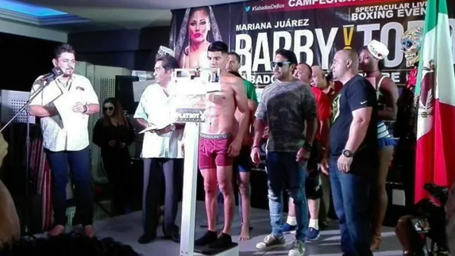 Joselito Velázquez, en el pesaje previo a su pelea