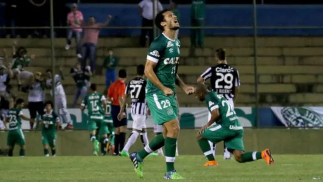 Helio Neto, jugador del Chapecoense, en un partido de futbol