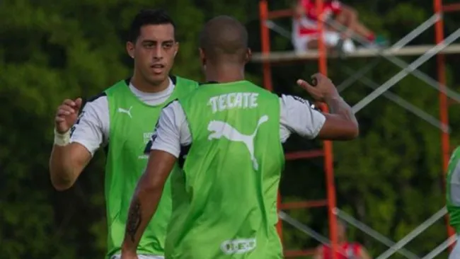 Funes Mori celebra su gol contra Chivas en duelo de preparación