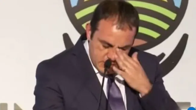 Cuauhtémoc Blanco llora en su informe de gobierno
