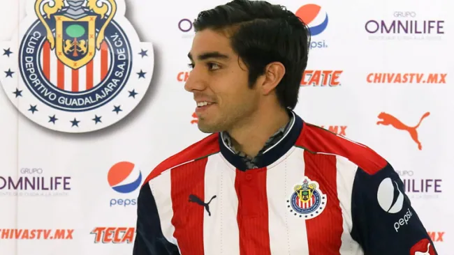 Pizarro, durante su presentación en Chivas