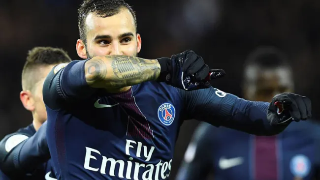 Jesé celebra anotación con el PSG