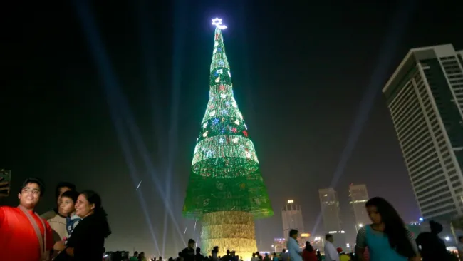 El árbol artificial de Navidad más alto del mundo está en Sri Lanka
