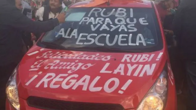 Así es el auto que envió Layín a Rubí