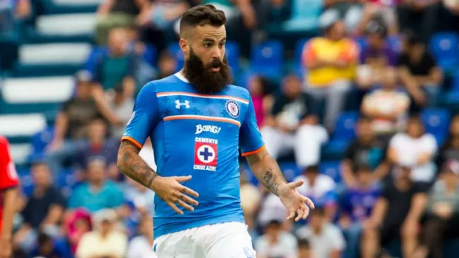 Marc Crosas, en la cancha del Estadio Azul