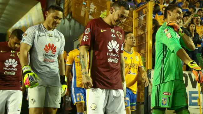 Sambueza ingresa al campo en la Final de Vuelta contra Tigres