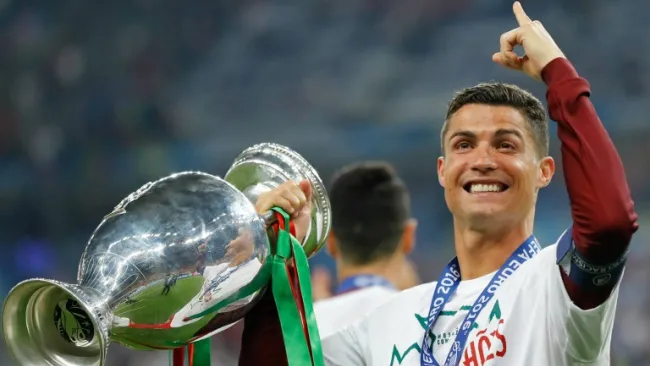 CR7 celebra con la Eurocopa 2016