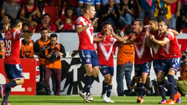 Los jugadores de Veracruz celebrando un gol