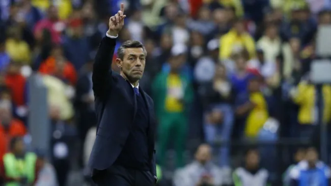 Caixinha dirige partido de Cruz Azul