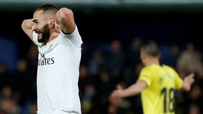Karim Benzema lamenta una falla frente al Villarreal