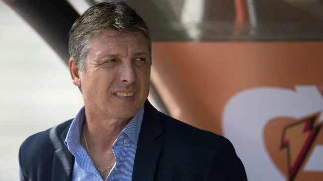 Robert Siboldi durante un encuentro ante Pumas