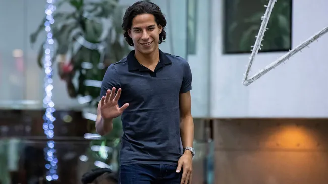 Diego Lainez en un evento