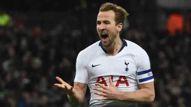 Kane festeja gol con Tottenham