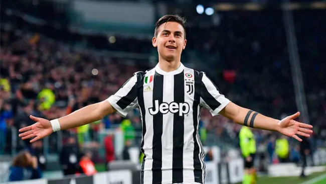 Dybala festejando un gol con la Juventus 