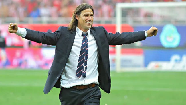 Almeyda festejando el título con Chivas 