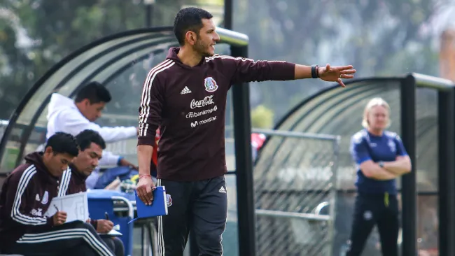 Jaime Lozano durante un encuentro ante Dinamarca