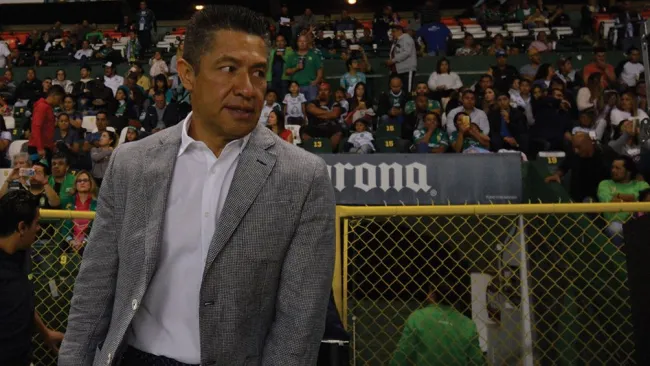Ignacio Ambriz en un partido de León