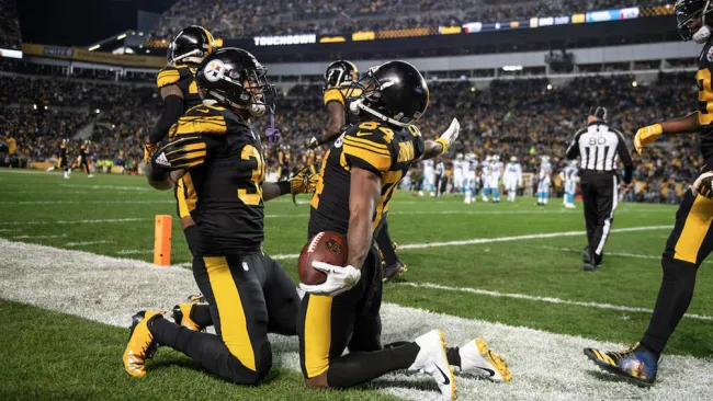 Pittsburgh celebra touchdown