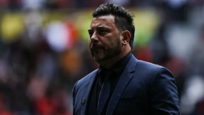 Antonio Mohamed desde el banquillo