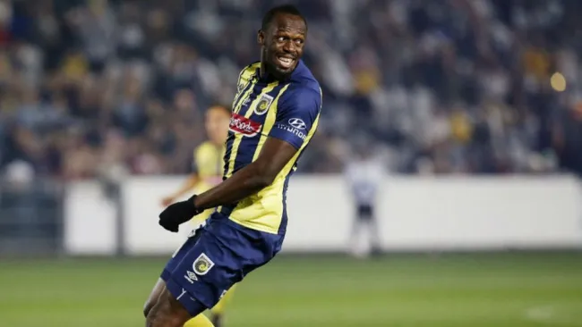 Usain Bolt en un partido con Central Coast Mariners