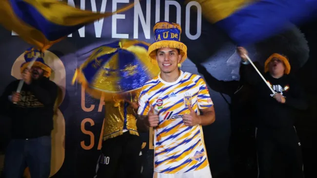 Carlos Salcedo, en su presentación como jugador de Tigres