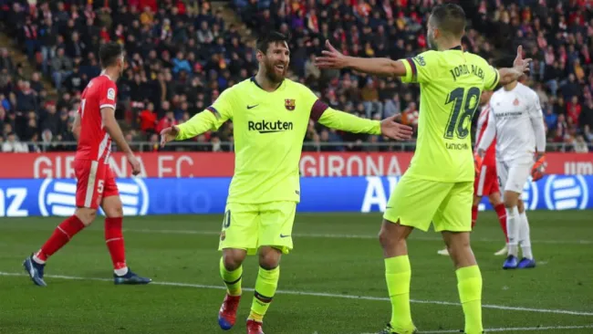 Messi y Alba festejan gol contra Girona
