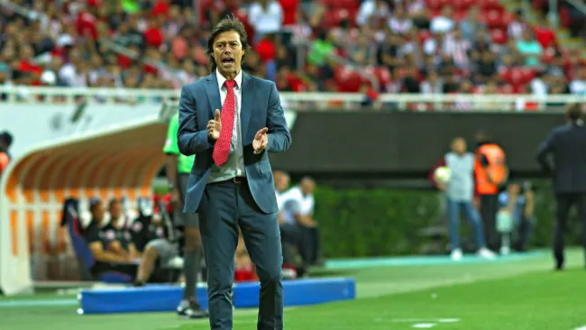 Matías Almeyda en un partido de las Chivas