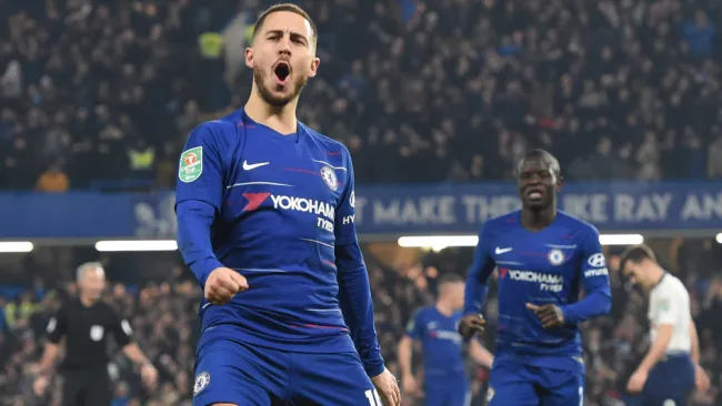 Hazard celebra una anotación con Chelsea 