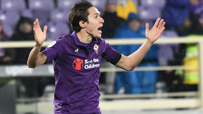 Federico Chiesa festeja su gol contra Roma