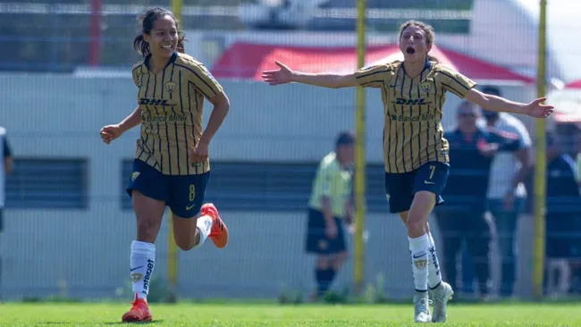  Fabiola Santamaria celebra su anotación contra América 
