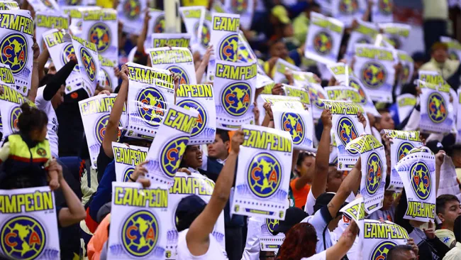 Afición del América en el Estadio Azteca 